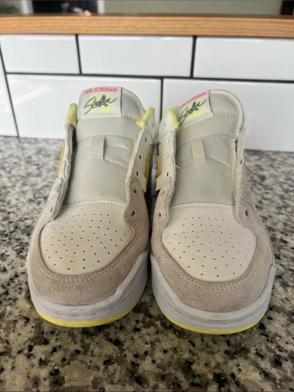 Nike Kids Low-Top Sneakers in Cream with Yellow Swoosh